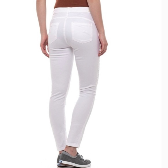 JONES New York White Denim Jeans - Picture 2 of 8